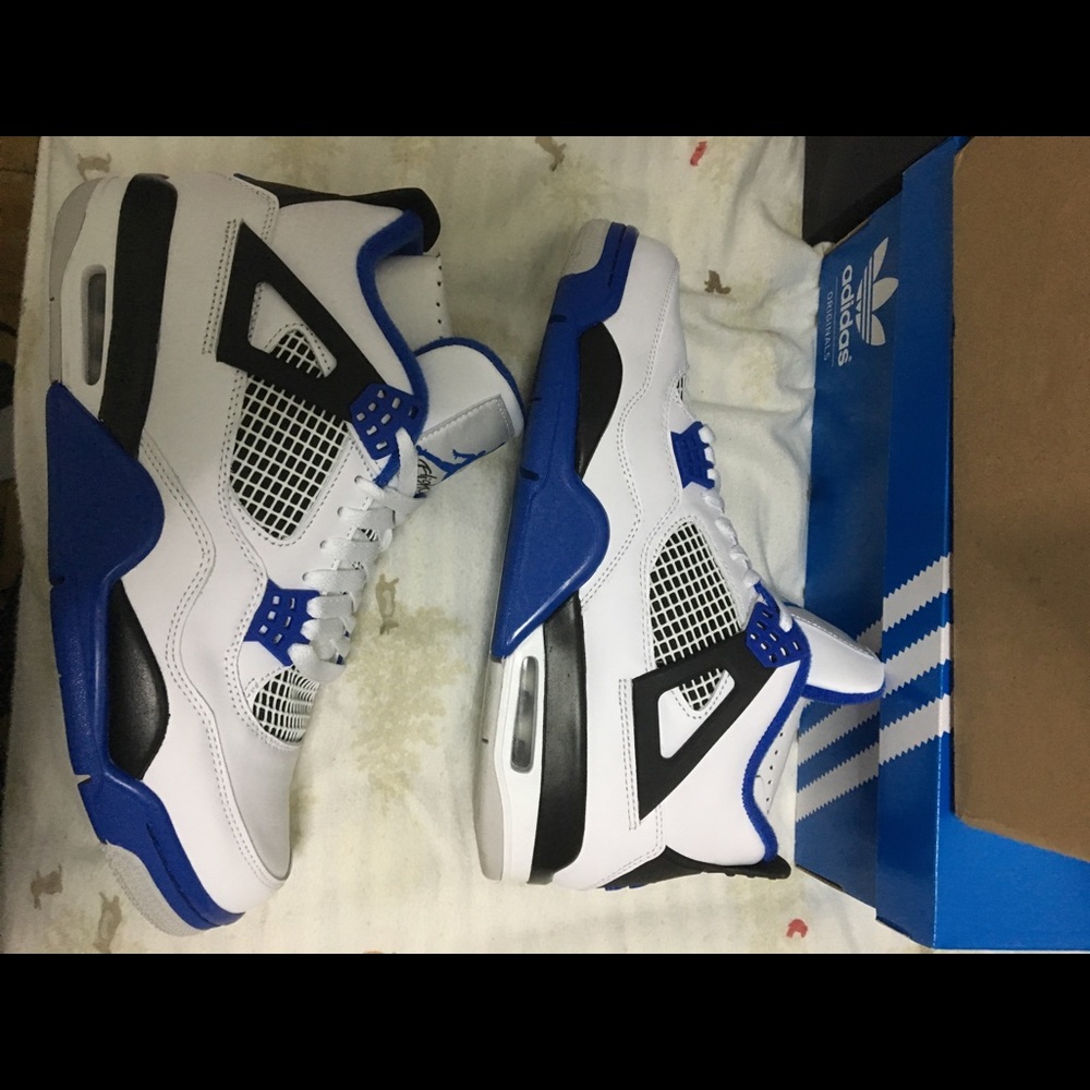 SOLD————————————————Jordan 4 “motorsport” size 9.5